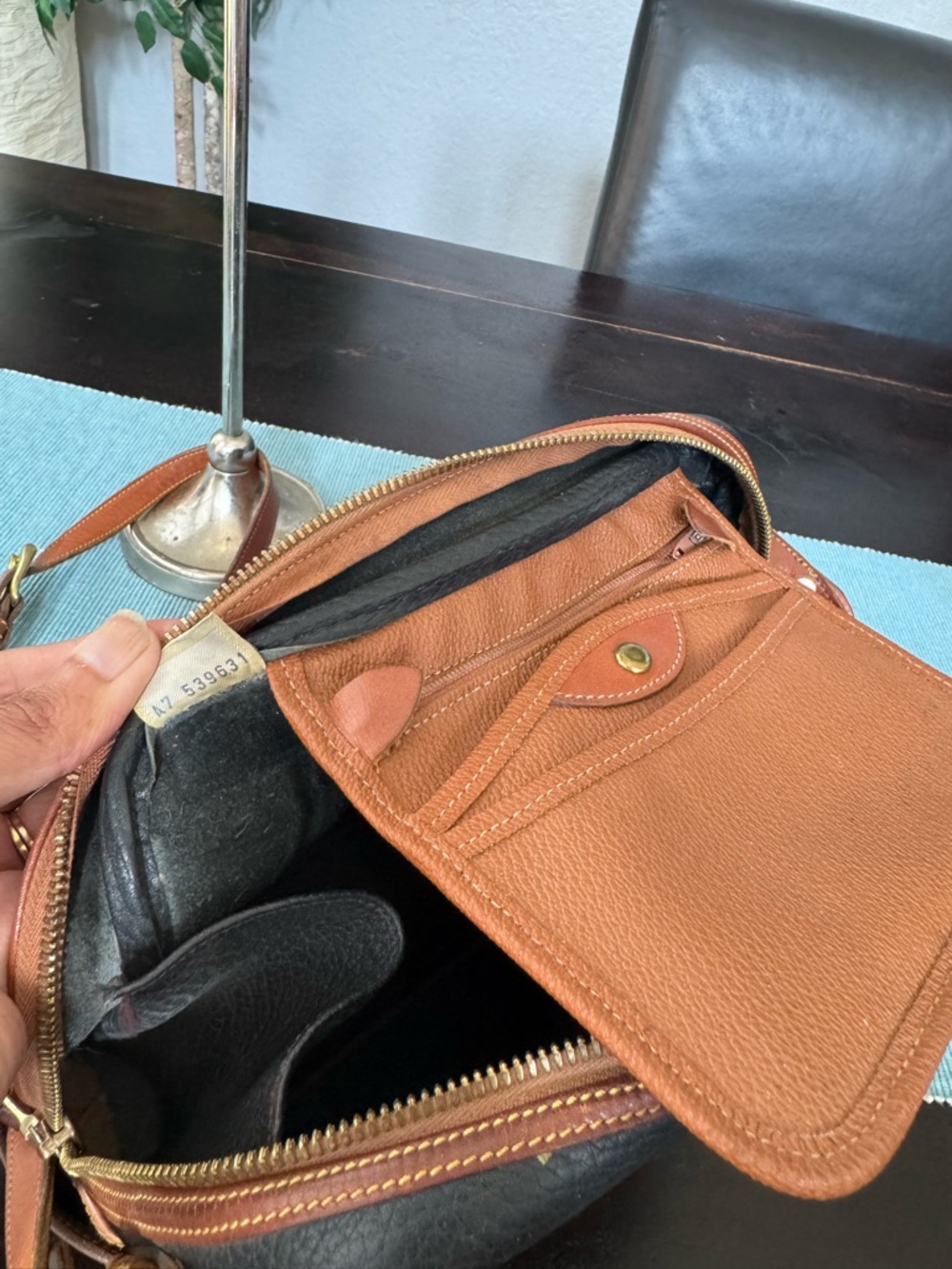 Vintage Dooney & Bourke Black Pebbled Leather Crossbody Bag - Picture 7 of 12